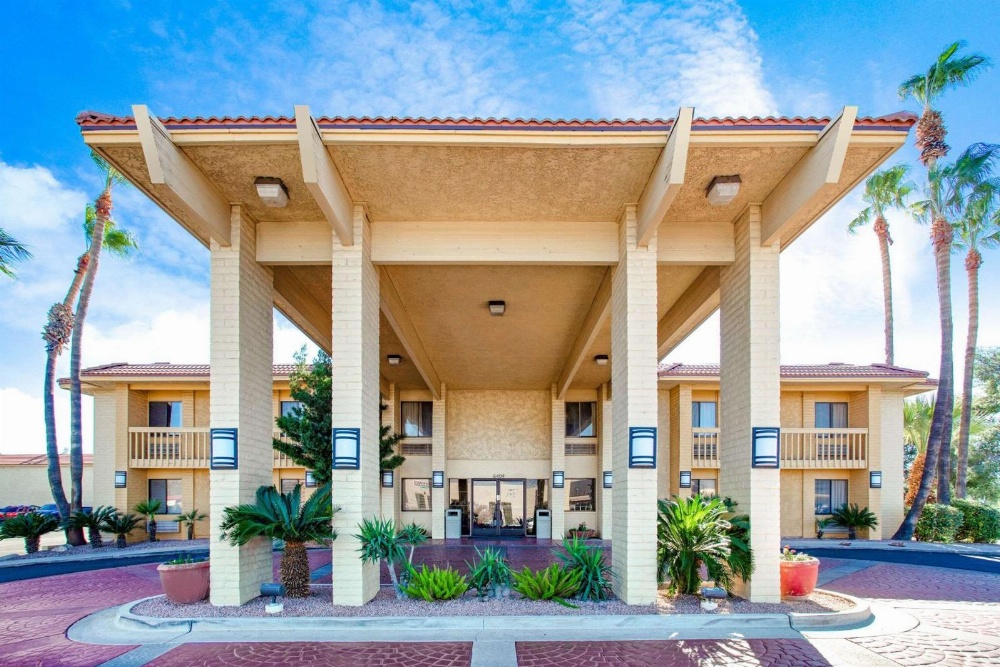 La Quinta Inn & Suites by Wyndham Tucson East