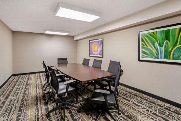 La Quinta Inn & Suites by Wyndham Tucson East image 26